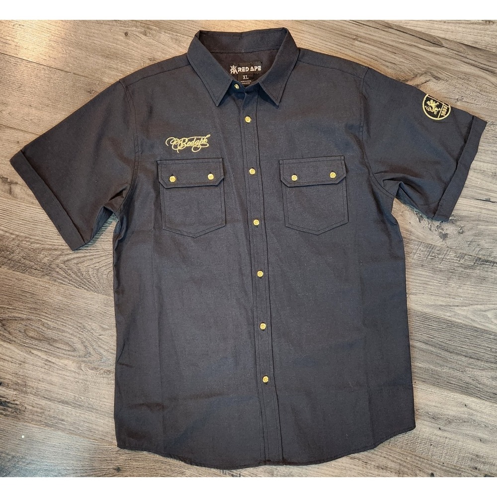 Red Ape Shirt Mens XL Black Button Up Front Pockets Short Sleeve Y2K gold button